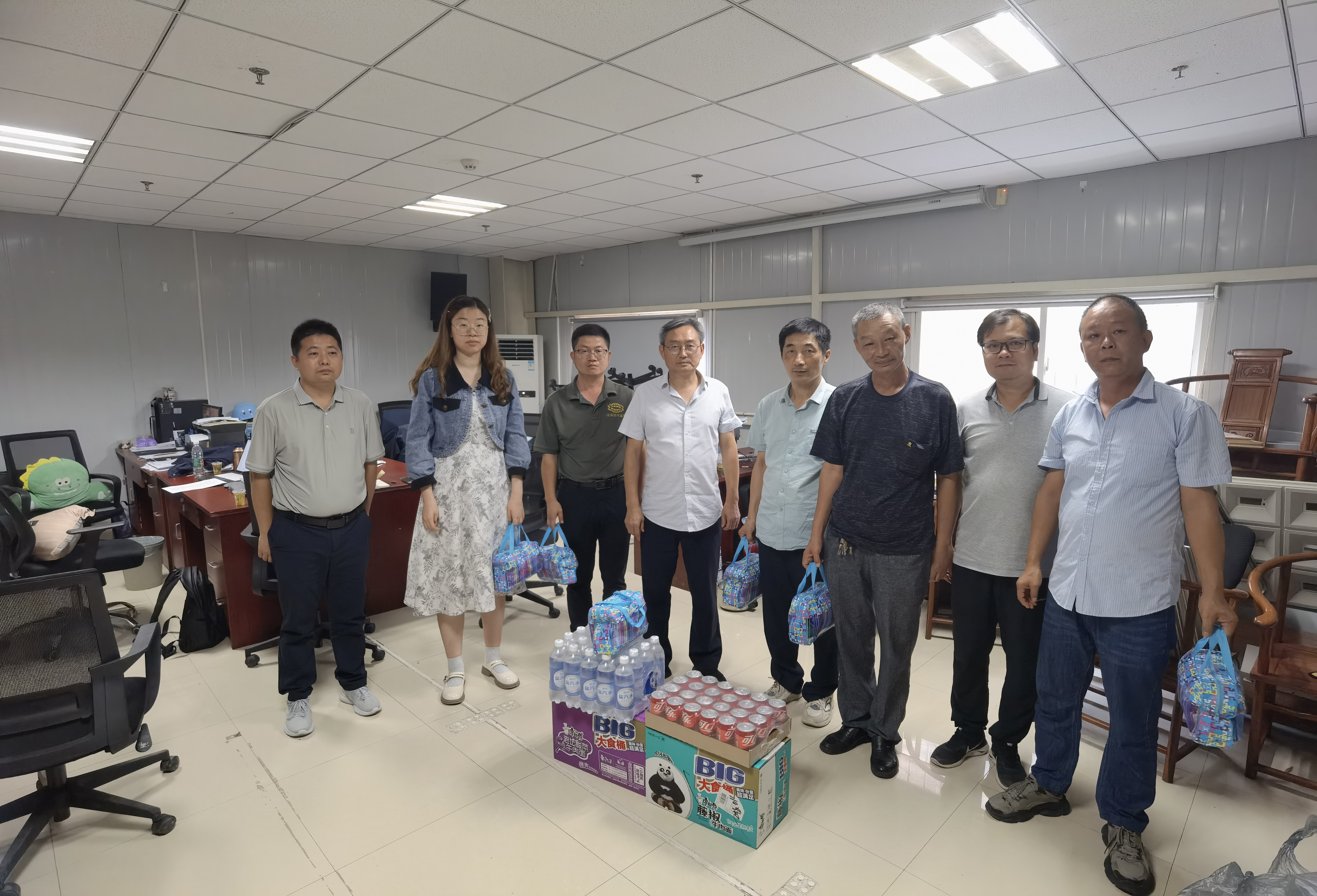 江苏省经纬建设监理有限公司开展季度考核和高温慰问活动